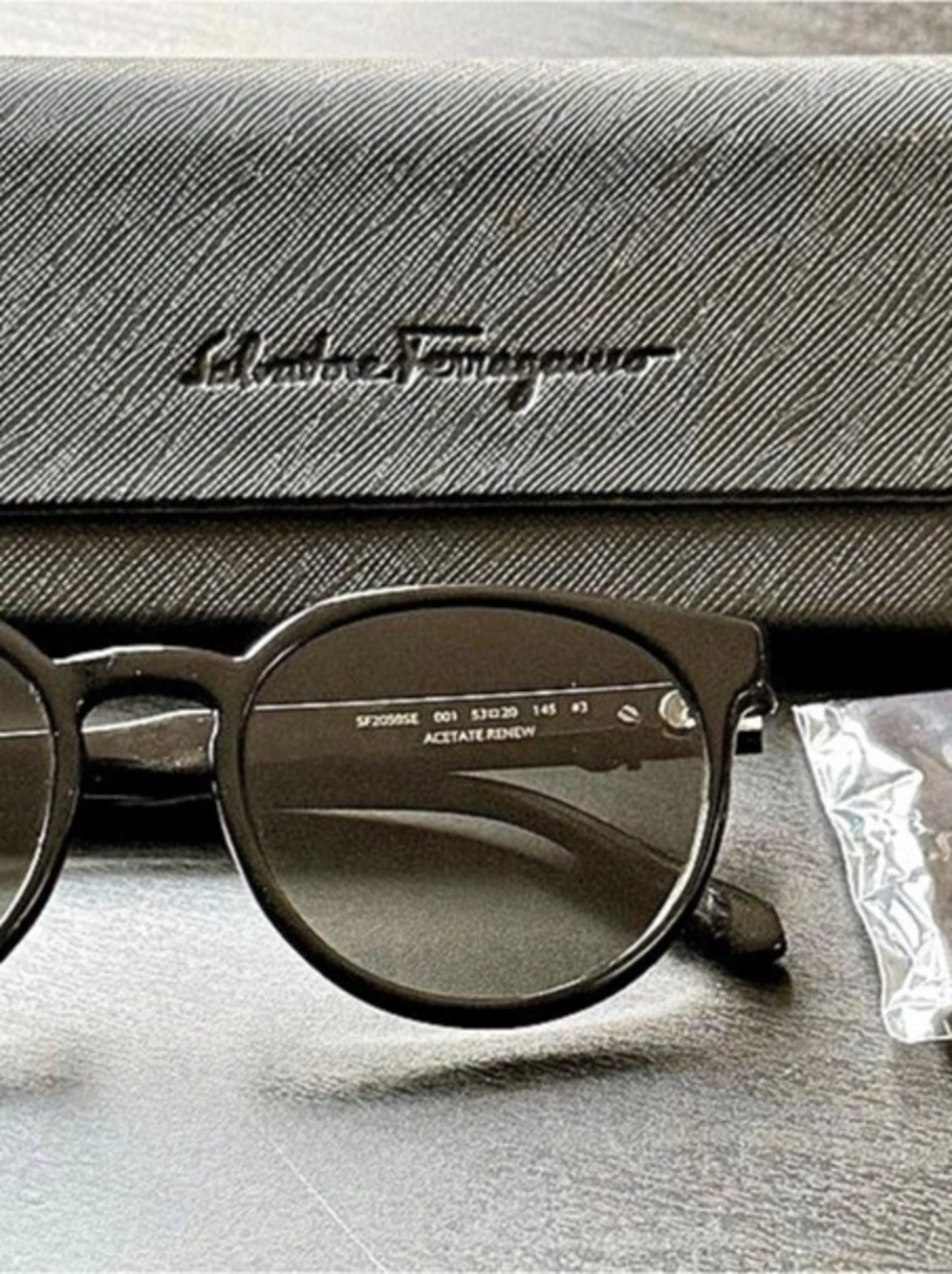 Salvatore Ferragamo SF2059SE Black Glasses Like New